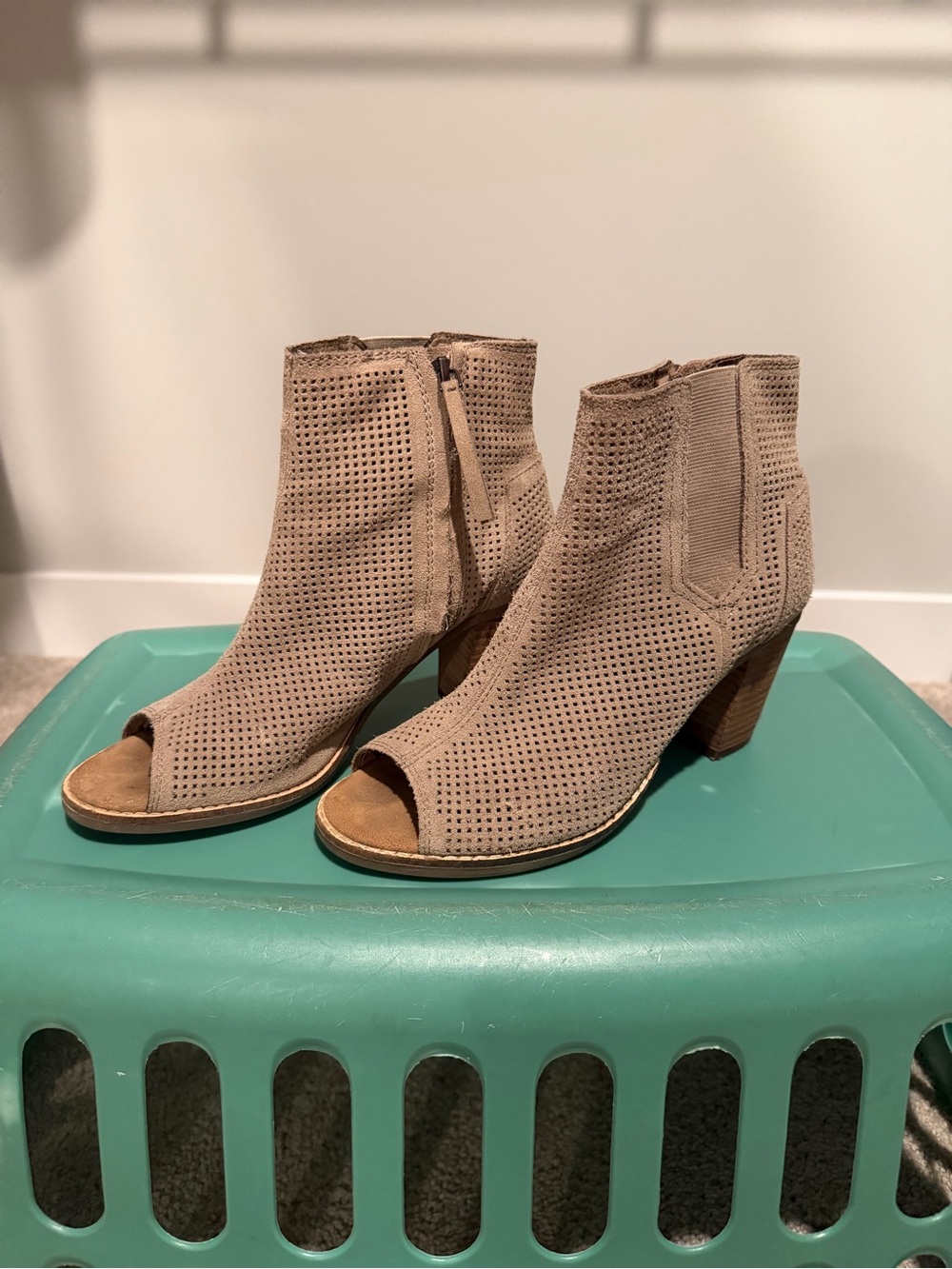 Tom’s Taupe Suede Majorca Perforated Peep-Toe Ankle Booties Size 7